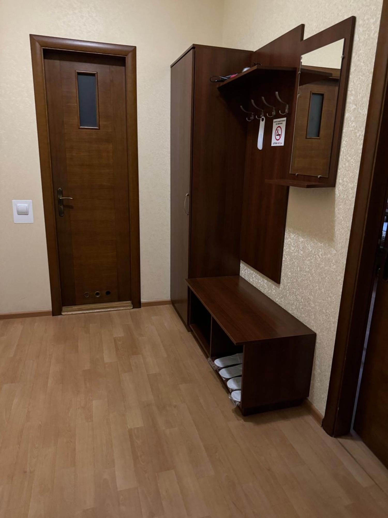 Etna Hotel Lviv Bagian luar foto