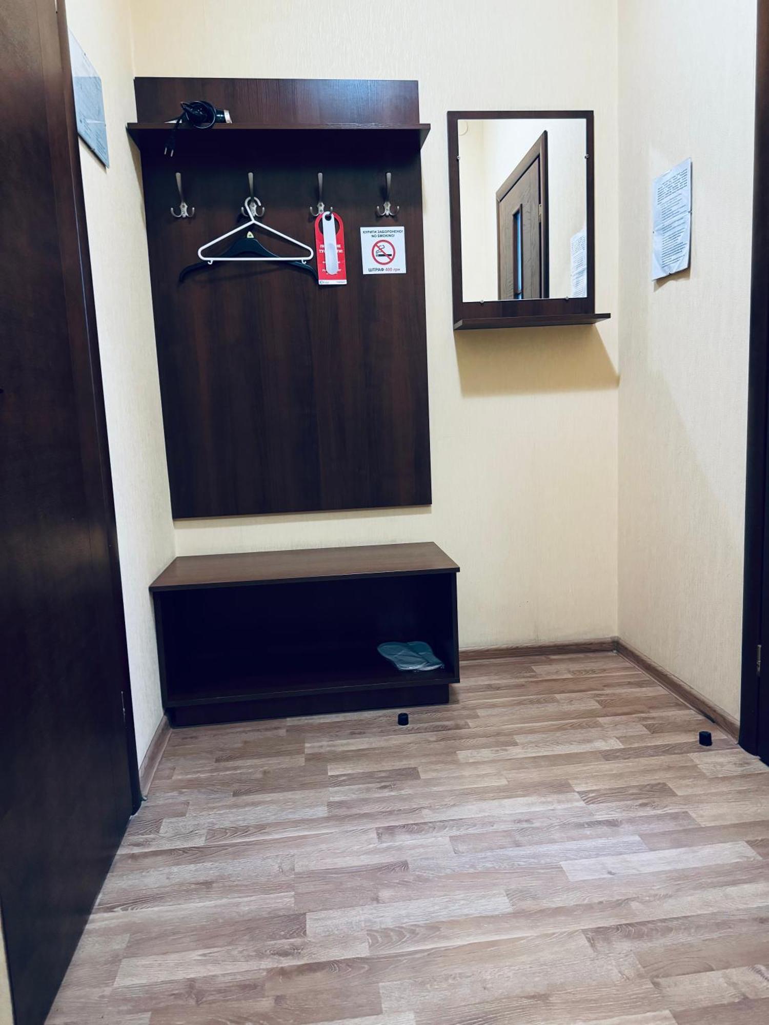 Etna Hotel Lviv Bagian luar foto